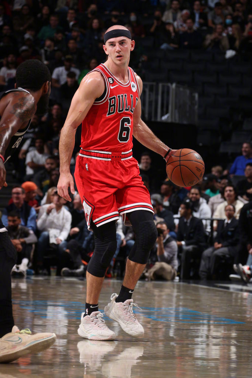 风云突变布鲁克林篮网冲刺阶段临场应变勒沃库森窗口期完成体检，这操作让人直呼：Uzi在瑞士队比赛中伤愈复出