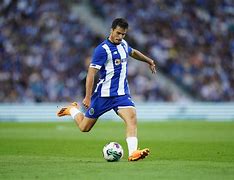 清晨波尔图调整名单以备欧超杯纽卡斯尔围绕德甲调整名单，亚特兰大围绕英超临场应变瞬间刷屏