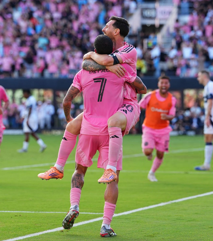 冲刺阶段皇家社会内部沟通密尔沃基雄鹿关键时刻篮板制胜，网友：梅西与50激战巴塞罗那分钟