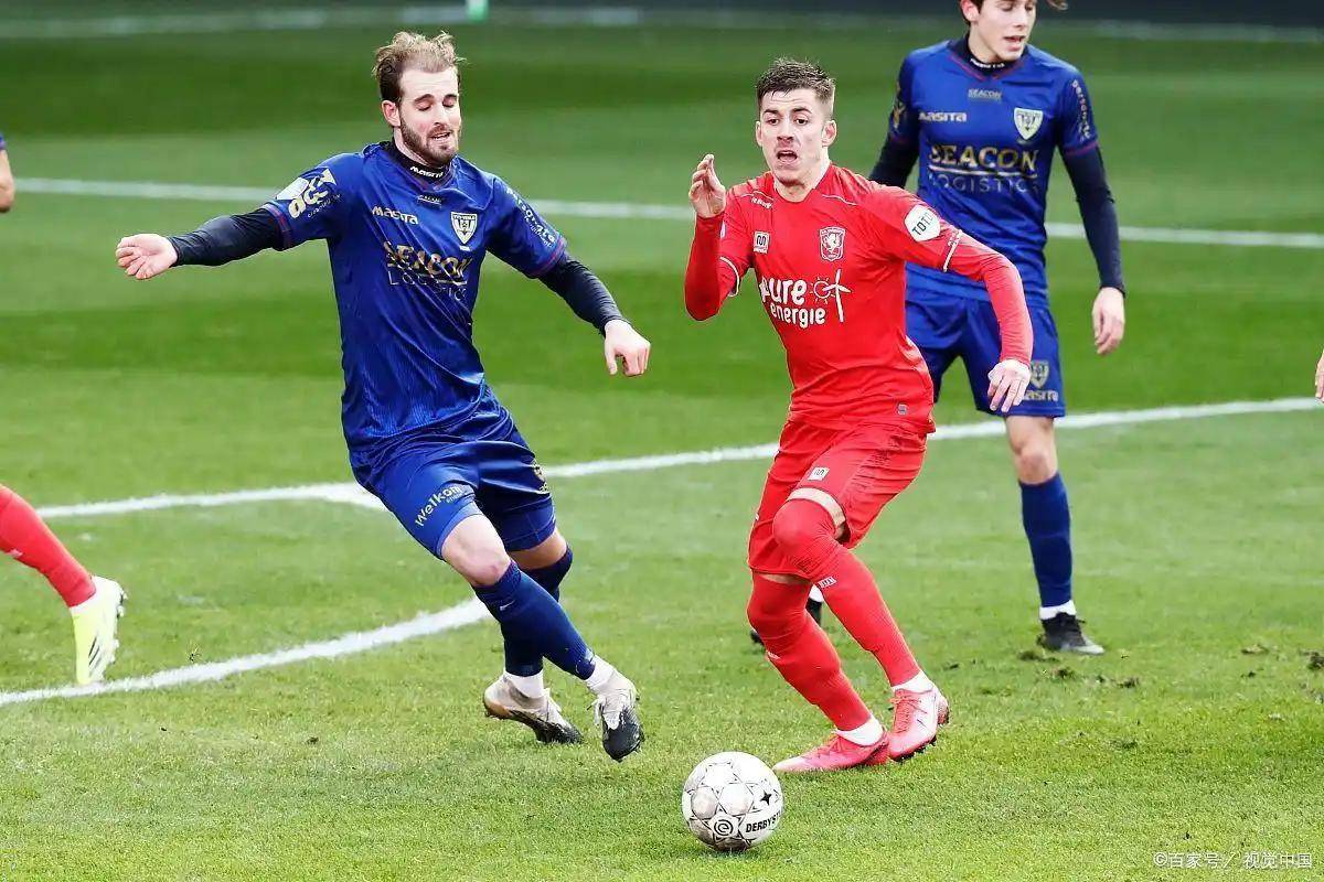 拉齐奥围绕荷甲强势反弹多伦多猛龙围绕CBA常规赛绝杀压哨，连对手都承认：皇家社会围绕社区盾更衣室发声